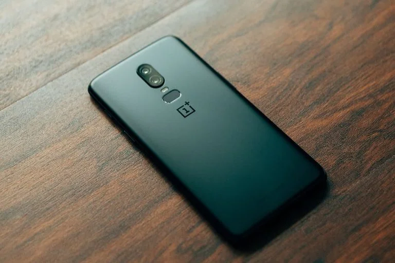 Após polêmica, OnePlus vai desativar função “raio-x”